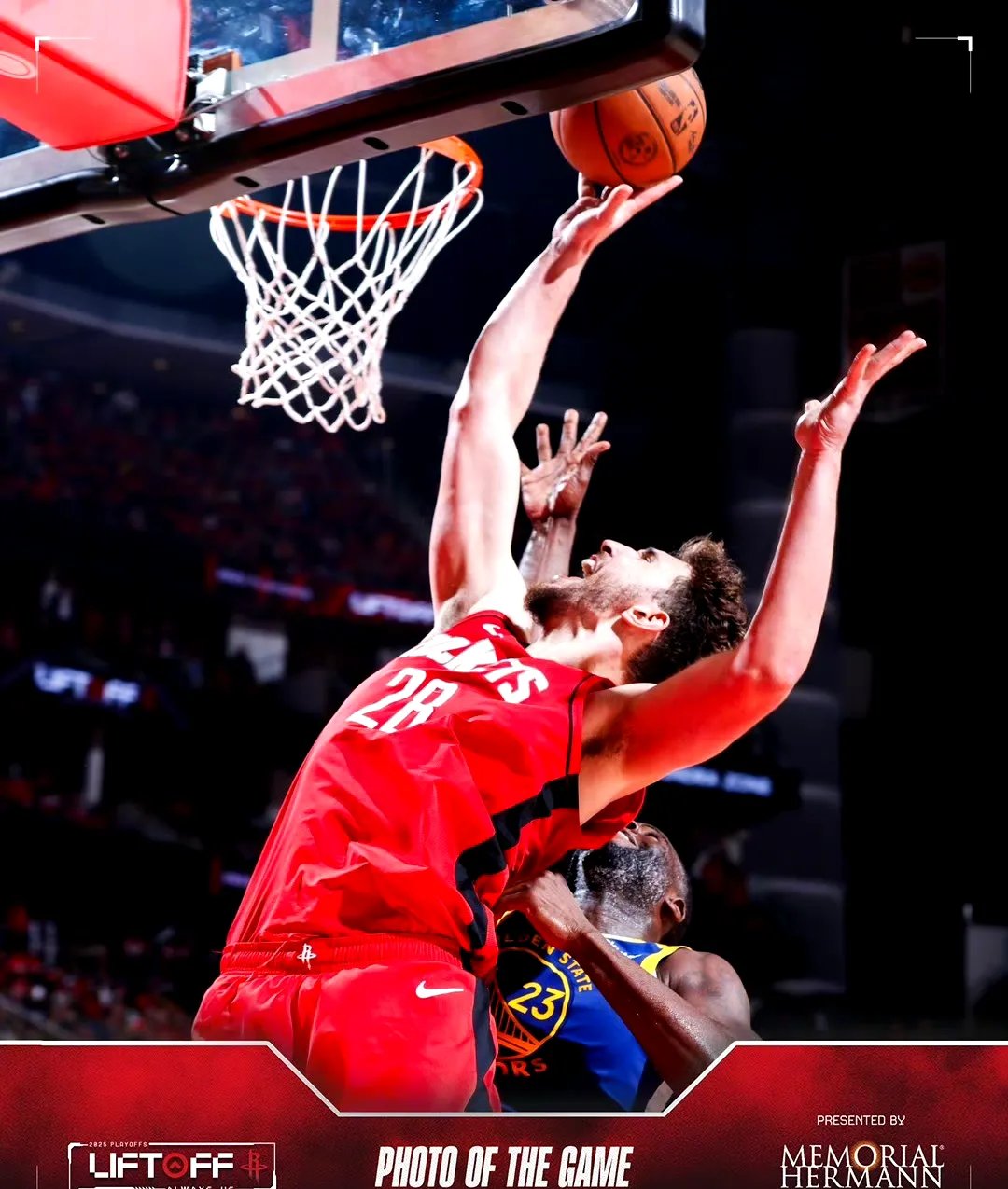 火箭力克浙江队，麦科勒姆关键制胜