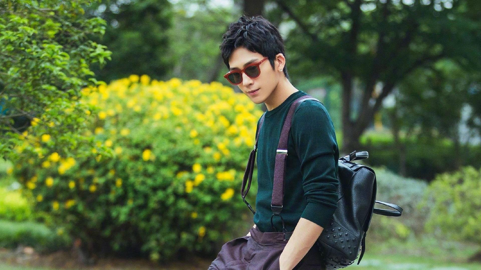 当奇才爆冷淘汰广东，布伦森却在F1赛道飙出两双，这个平行宇宙的体育日